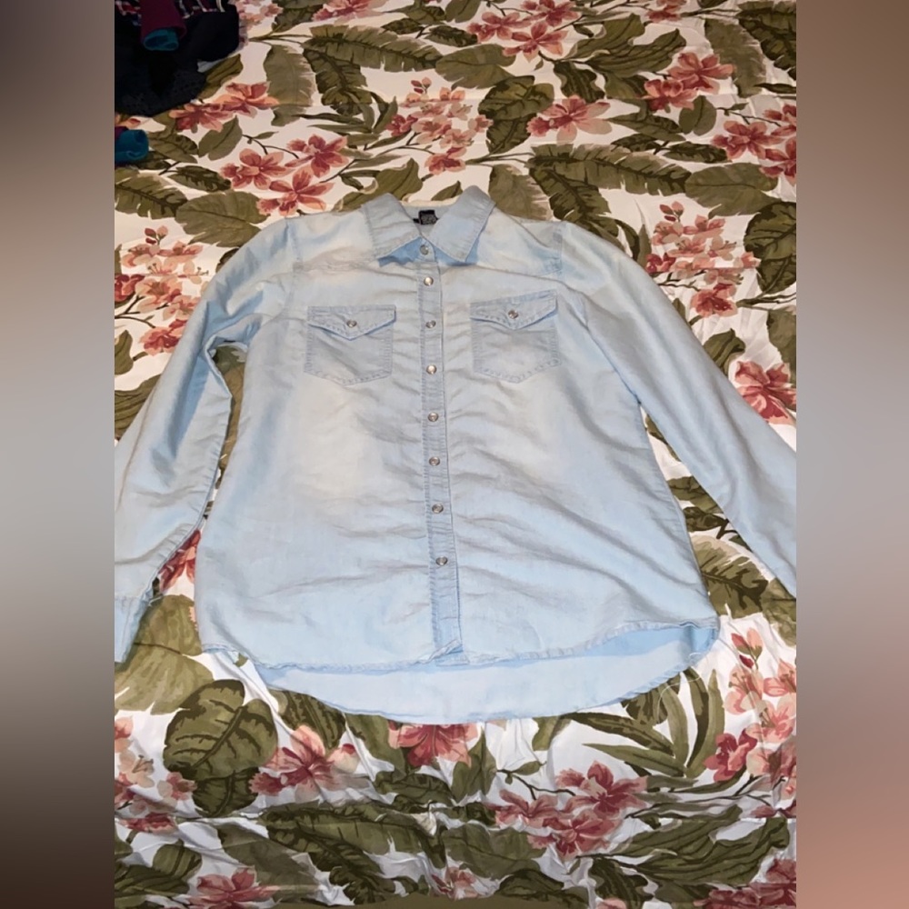 Long sleeve light blue button down shirt, size small , brand Rue21
